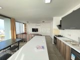 Girne merkezde Nusmar ve Şokmar market yakınında kiralık 3+1 penthouse