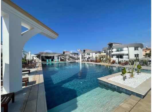 Girne Karaoğlanoğlunda havuzlu site içerisinde kiralık 1+1