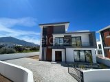 Girne Ozanköyde Cratos Otel Casino Yakınında Özel Havuzlu 4+1 Kiralık Villa