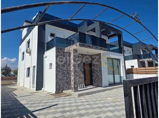 Kıbrıs Ozanköy, Girne’de Satılık Lüks 4+1 Villa – Özel Havuzlu, Denize Yakın Yeni Yapı!