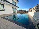 Kıbrıs Ozanköy, Girne’de Satılık Lüks 4+1 Villa – Özel Havuzlu, Denize Yakın Yeni Yapı!