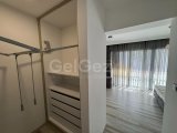 Girne Zeytinlik Bölgesinde Havuzlu Site İçerisinde Full Eşyalı Satılık 3+1 Daire
