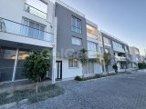 Girne Doğanköyde Havuzlu Site İçerisinde Deniz Manzaralı Satılık 3+1 Penthouse