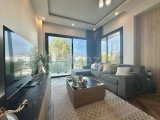 Girne Merkezde Havuzlu Site İçerisinde Full Eşyalı Satılık Daire