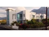 Girne- Karşıyaka' da Satılık Özel Havuzlu ve Bahçeli Muhteşem Lüks  4+1 Villa
