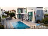 Girne- Karşıyaka' da Satılık Özel Havuzlu ve Bahçeli Muhteşem Lüks  4+1 Villa