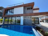 Girne Çatalköy'de Özel Havuzlu Deniz Tarafı Kiralık Eşyalı Muhteşem 4+1 Villa