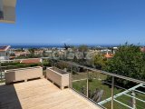 Girne Bellapais'te Deniz Manzaralı Ortak Havuzlu Sitede Bahçeli Kiralık 2+1 ve 3+1 Villalar
