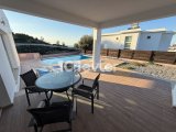 Girne Çatalköy'de Deniz Manzaralı Özel Havuzlu Bahçeli Kiralık 3+1 Villa
