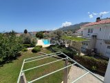 Girne Bellapais'te Deniz Manzaralı Ortak Havuzlu Sitede Bahçeli Kiralık 2+1 ve 3+1 Villalar