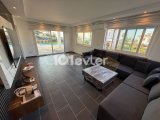 Girne Çatalköy'de Deniz Manzaralı Özel Havuzlu Bahçeli Kiralık 3+1 Villa