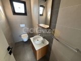 Girne Alsancak'ta Havuzlu Sitede Deniz Manzaralı Kiralık 2+1 Garden&Penthouse Daireler