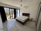 Girne Merkez'de Deniz ve Dağ Manzaralı Güzel Konum'da Kiralık 2+1 Daire