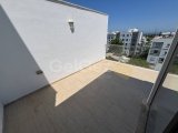 Girne Merkez'de Deniz ve Dağ Manzaralı Güzel Konum'da Kiralık 2+1 Daire