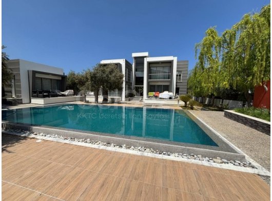 Girne Ozanköy'de Çatalköy Oteller Bölgesine Yakın Kiralık Eşyalı 2+1 Daire