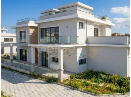 Ozanköy'de Yeni 5+1 Havuzlu, Çatı Teraslı Lüks Villa