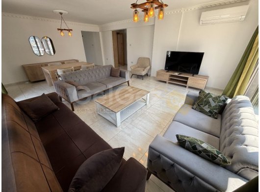 Girne Merkez'de Antik Liman ve Akpınar Çemberine Yakın Kiralık Eşyalı 2+1 Penthouse