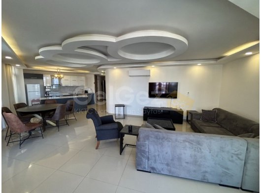 Girne Merkez'de Tüm Ana Arterlere Yakın Eşyalı Deniz Manzaralı Kiralık 3+1