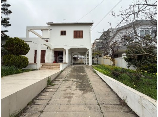 Girne Karaoğlanoğlu’nda 4+1 Kiralık Villa!
