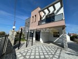 Girne Lapta'da Göz Kamaştırıcı Büyüklükte Satılık 4+1 Villa