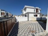 Girne Alsancak'ta Deniz Tarafı Merit Otellerine Yakın Satılık 3+1 Villa