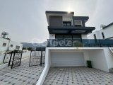 Girne Çatalköy'de İnanılmaz Deniz Manzaralı Kapalı Otoparklı Satılık 3+1 Villa