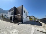 Girne Karşıyaka'da Deniz Manzaralı Özel Havuzlu Satılık 3+1 Villalar
