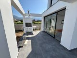 Girne Alsancak'ta Deniz Tarafı Merit Otellerine Yakın Satılık 3+1 Villa