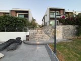 Girne Alsancak'ta Prestijli Sitede Satılık Eşyalı Deniz Manzaralı 3+1 villa