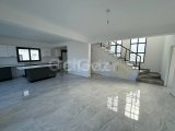 Girne Karşıyaka'da Deniz Tarafı Kalan Son Özel Havuzlu Satılık 3+1 Villa