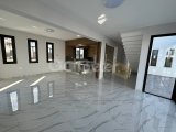 Girne Lapta'da Göz Kamaştırıcı Büyüklükte Satılık 4+1 Villa