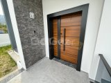 Girne Çatalköy'de İnanılmaz Deniz Manzaralı Kapalı Otoparklı Satılık 3+1 Villa