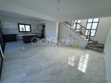 Girne Karşıyaka'da Deniz Tarafı Kalan Son Özel Havuzlu Satılık 3+1 Villa