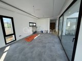 Girne Alsancak'ta Deniz Tarafı Merit Otellerine Yakın Satılık 3+1 Villa