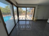 Girne Çatalköy'de Nadir Güzellikte Bulunacak Özel Havuzlu Satılık Son Kalan 3+1 Villa