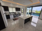 Girne Çatalköy'de Deniz Manzaralı Özel Havuzlu Geniş Bahçe Alanlı Satılık 4+1 Villa