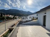 Girne Lapta'da Daire Fiyatına Deniz ve Dağ Manzaralı Satılık 3+1 Son İki Villa