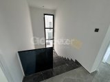 Girne Çatalköy'de İnanılmaz Deniz Manzaralı Kapalı Otoparklı Satılık 3+1 Villa