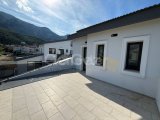 Girne Lapta'da Daire Fiyatına Deniz ve Dağ Manzaralı Satılık 3+1 Son İki Villa