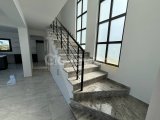 Girne Karşıyaka'da Deniz Tarafı Kalan Son Özel Havuzlu Satılık 3+1 Villa