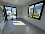 Girne Lapta'da Göz Kamaştırıcı Büyüklükte Satılık 4+1 Villa