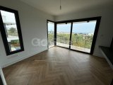 Girne Çatalköy'de Önü Kapanmaz Deniz Manzaralı Satılık 3+1 Villa
