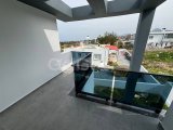 Girne Çatalköy'de İnanılmaz Deniz Manzaralı Kapalı Otoparklı Satılık 3+1 Villa