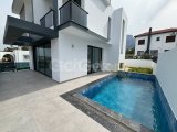 Girne Çatalköy'de İnanılmaz Deniz Manzaralı Kapalı Otoparklı Satılık 3+1 Villa