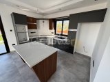 Girne Alsancak'ta Sıfır Son Kalan Satılık 3+1 Villa Alıcısını Bekliyor