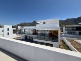 Girne Çatalköy'de Deniz Manzaralı Özel Havuzlu Satılık 4+1 Villa