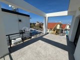 Girne Karşıyaka'da Deniz Tarafı Kalan Son Özel Havuzlu Satılık 3+1 Villa