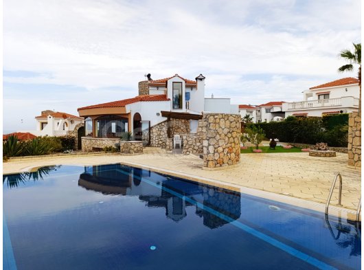 THREE BEDROOM MEDITERRANEAN VILLA WITH AMAZING SEA VIEWS
