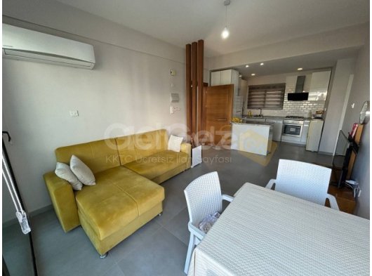 Girne Alsancak'ta Havuzlu Sitede Satılık Eşyalı 2+1 Daire
