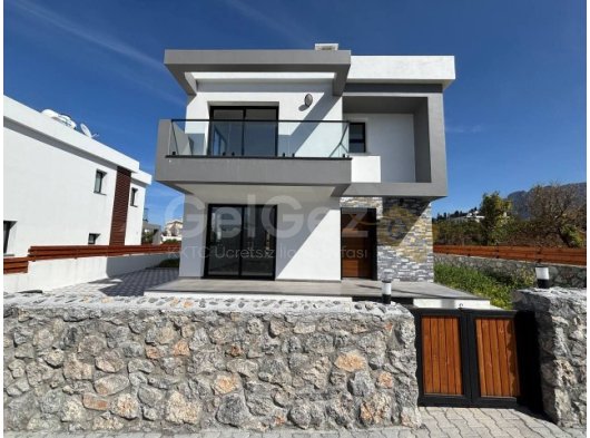 Girne Alsancak'ta Sıfır Son Kalan Satılık 3+1 Villa Alıcısını Bekliyor